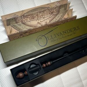 Ollivanders INTERACTIVE Vine 10 Wand with Box and Map